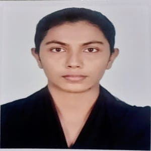 নাদিয়া তাকছিন