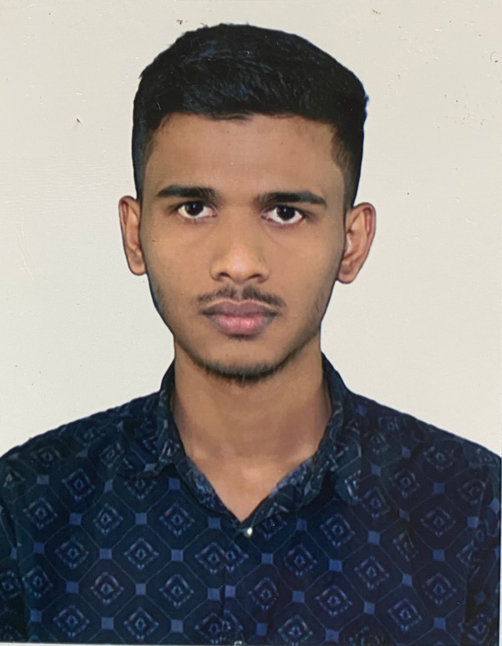 মো: আয়মান 